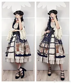 这是一套@长耳朵与尖耳朵 【吸血鬼伯爵的舞会马甲款四色】和@香甜芬芳lolita 【差一截裙撑三色】的组合拳(｡ì _ í｡)
差一截的暴力蓬度与吸血鬼伯爵马甲款的大裙摆非常契合，衬裙功能也非常适合马甲款的开襟设计～完全可以当作官配啦～(´▽｀)
马甲款的暗扣升级以后华丽许多，露出来也不会觉得突兀，更 ​​​​...展开全文c