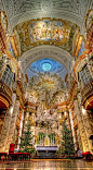 Karlskirche, one of the most outstanding baroque church structures in Vienna, Austria (by sx.photography).
