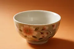 精致陶瓷碗产品摄影图