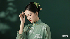 喜欢小卷子的瑟瑟仔采集到蓝色绿色背景AI人物