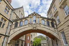 在牛津大学的一个学院里