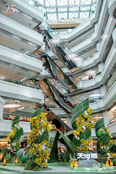 聚奇美艺美陈设计采集到美陈-中空吊饰