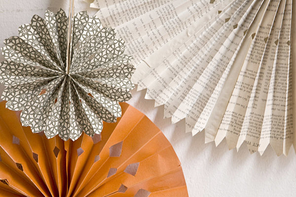 paper wheel decor ba...