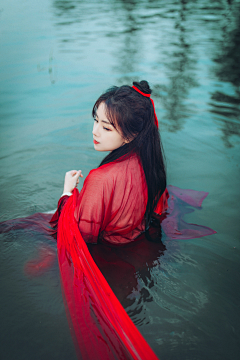 墨优采集到人像摄影动作参考图（女）