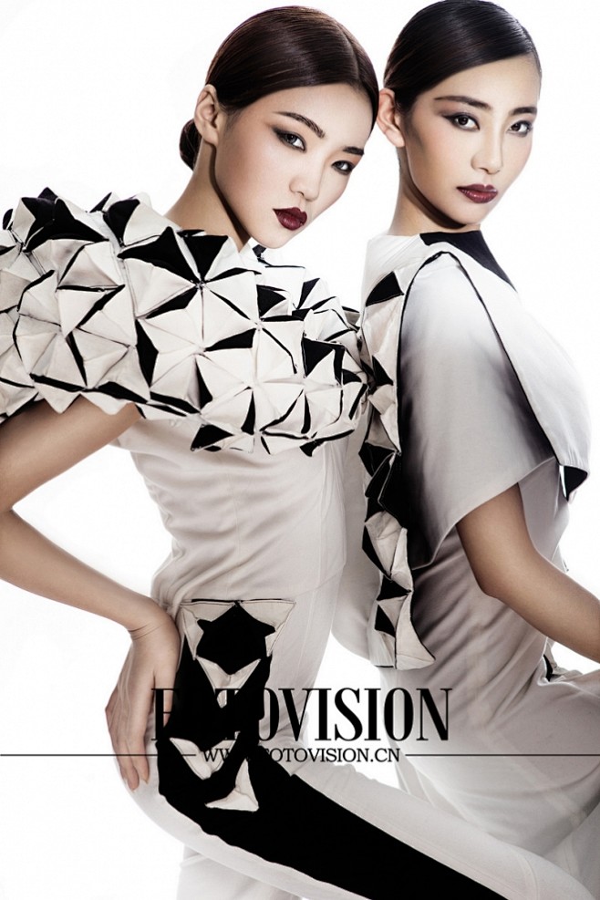 《上层》7月刊 时装片 FASHION³...