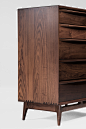 MZGF【涟漪斗柜-黑胡桃木】：选料考究，木纹优美，用料大方，整料切割保证木纹完整连续。