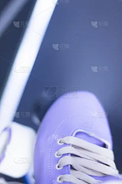 车轮,商店,爬山四驱车,四个物体,迪斯科,橱窗展示,传送带,鳐,商品,零售