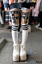 #原宿街拍# Layla, 19岁，学生，搭配：DVMVGE, Devilish & KTZ Fashion w/ Blue Hair on the Street O网页链接 ​​​​