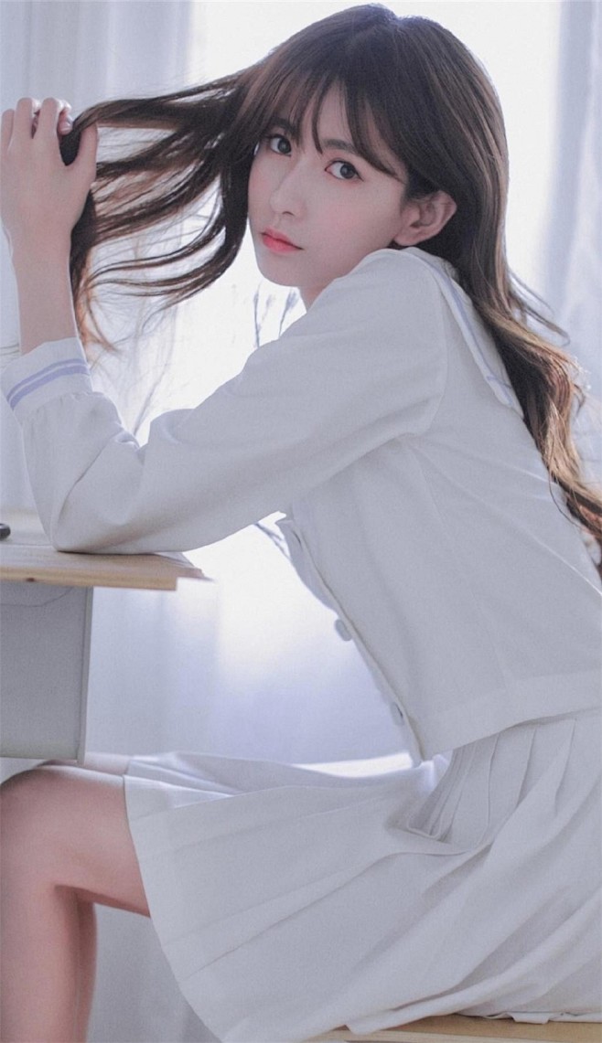 内地影视演员陕西美女模特王秋紫五官精致白色校服极品美女写真第2张