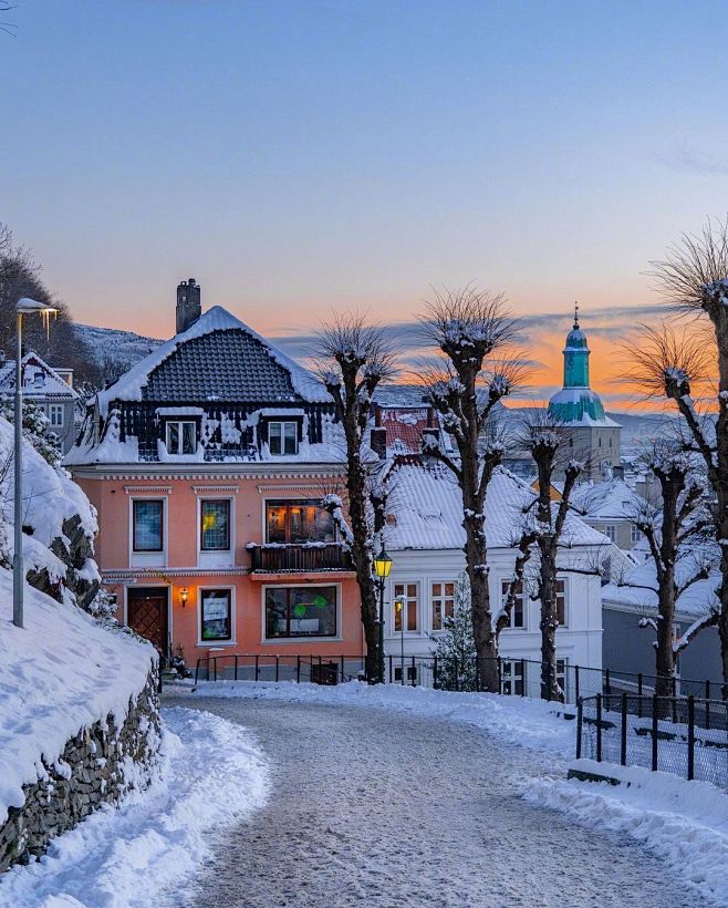 “冬天，在挪威的卑尔根，有那麼一段時間，...