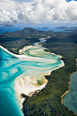 Australia's East Coast is home to some legendary beaches—Whitehaven Beach in the Whitsundays is particularly heavenly. Over on the West Coast, Turquoise Bay in the Cape Range National Park is equally gorgeous. Just watch out for those sharks. _场景素材（自然景观）_