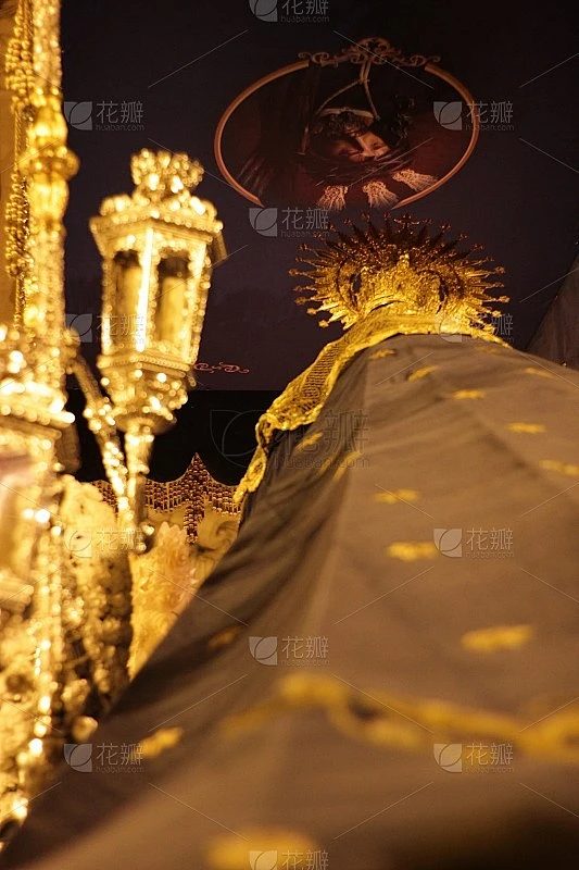 圣母玛利亚在埃尔切圣周游行素材-花瓣网