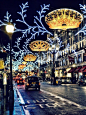 egent Street in Christmas, London, U.K。摄政街