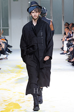 阿婉学会画画了吗采集到F 【山本耀司】服饰参考