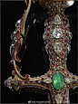 奢华珠宝 | 工艺
华丽的柄
tag：宫廷珍玩，古董，黄金，艺术，珠宝设计，素材   来源：pinterest
#全民晒宝季# #好物99# @微博收藏 ​​​​