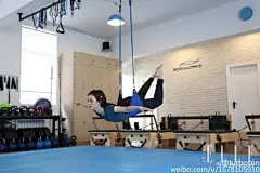 宝宝不想贴秋膘，带你解锁上班族最需要的四个瑜伽姿势_时尚_第一热点-Diyiredian.com