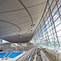 #建筑设计# Zaha Hadid's设计的伦敦奥运会水上运动中心，经过改造之后将于近日重新对外开放。改造后的建筑将去掉之前饱受争议的“翅膀”，以及因为奥运赛事而多设的观众席。