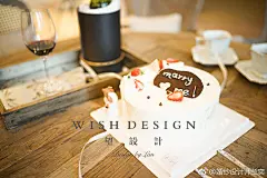 我们见证过太多的亲情、爱情、友情，这次是浪漫求婚。一直被新人们幸福所包围的设计工作室，这一次决定为新人创造些许惊喜。在新郎都不知道的情况下，我们悄悄为他们准备了红酒、蛋糕和花束，并排练了整个求婚过程。当惊喜揭晓，看到新娘手捧我亲手种的绣球，感动落泪时，在场的每一位都被温馨的气氛所感染。更为巧合的是，六月一日将是两位的结婚登记日，也是望设计七周年生日。作为望设计“小天使”的你们一定要永远开心、幸福哦！