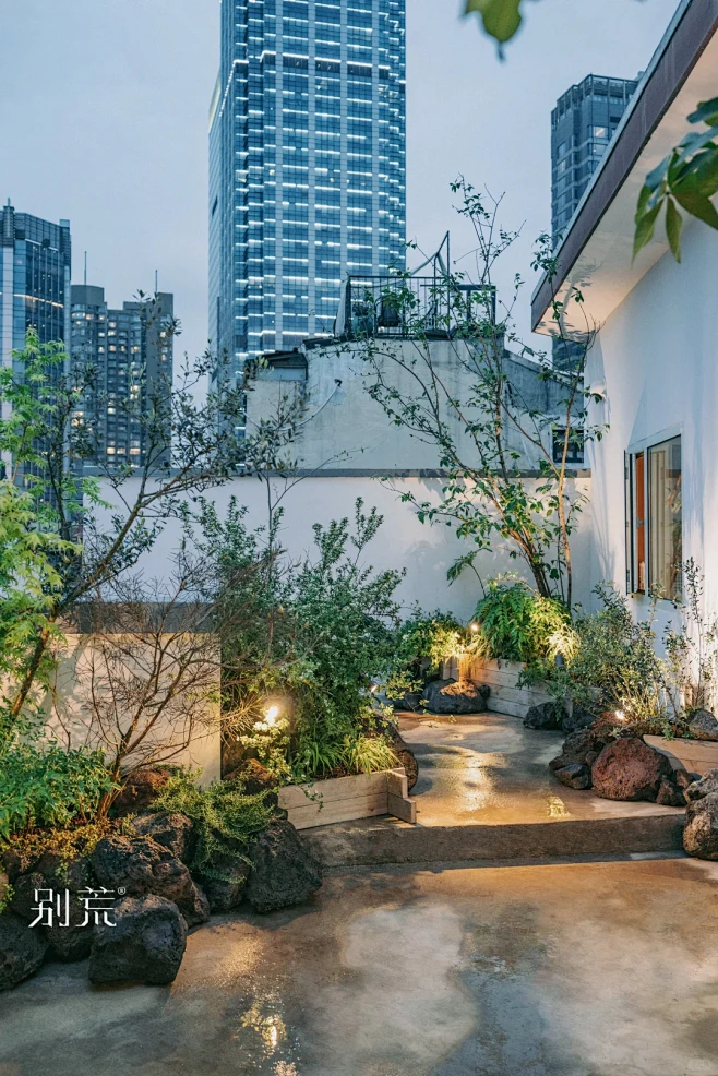 屋顶露台上的典型日式杂木风造景 - 小红书-花瓣网