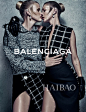 巴黎世家 (Balenciaga) 2015秋冬广告大片 模特：凯特·莫斯 (Kate Moss) 、劳拉·斯通 (Lara Stone)  摄影师：Steven Klein