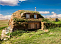 冰岛的原始房屋，藏在小土坡里