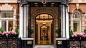 The Stafford London by Kempinski酒店地处伦敦的中心，位于皮卡迪利大街旁，靠近Green Park公园，典雅、宁静而迷人。酒店充满英伦气息，以其卓越的服务获得了5个AA红星评级。 无论是前往伦敦西区的邦德街、杰明街，还是摄政街上的剧院、餐厅与商店，入住The Stafford London酒店总是您的理想选择。