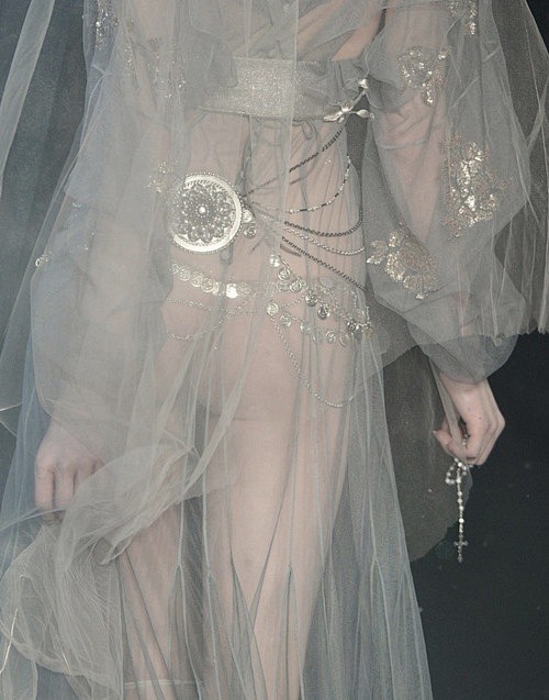 detail-John Galliano...