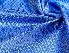 面料为丝质深蓝、藏青色