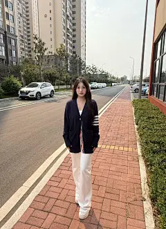 白色加绒微喇裤子女秋冬高级感垂感修身弹力高个子加长喇叭休闲裤-淘宝网