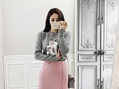 ▼SonYoonJoo▲170108图片_BP更新(灰兔宝宝粉嫩花结卡通白卫衣)_孙允珠吧_百度贴吧