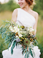 Organic bridal bouquet | Yaroslav and Jenny Photography | see more on: http://burnettsboards.com/2014/12/bohemian-chic-wedding-inspiration/