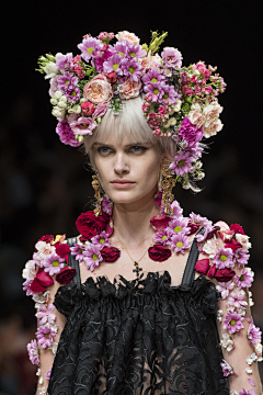 三天er采集到Dolce&Gabbana2019年春夏高级成衣时装发布
