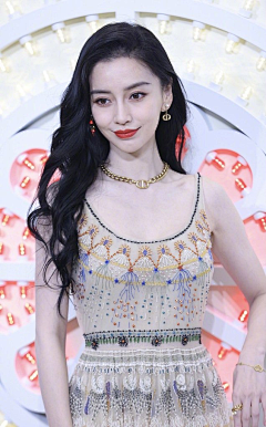 詠逺愛你采集到Angelababy（明星）