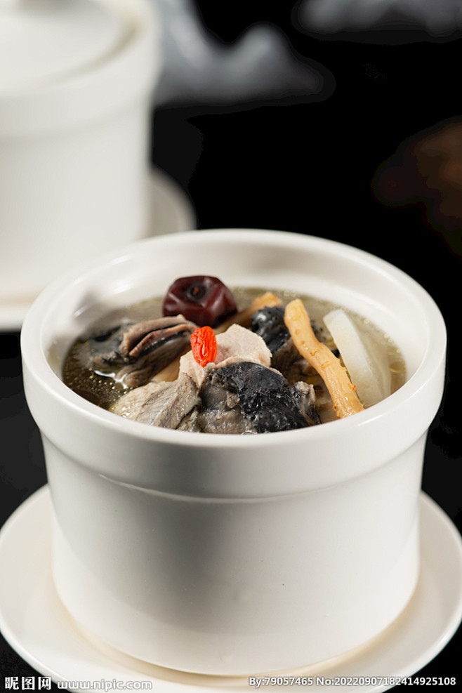 天麻党参炖乌鸡