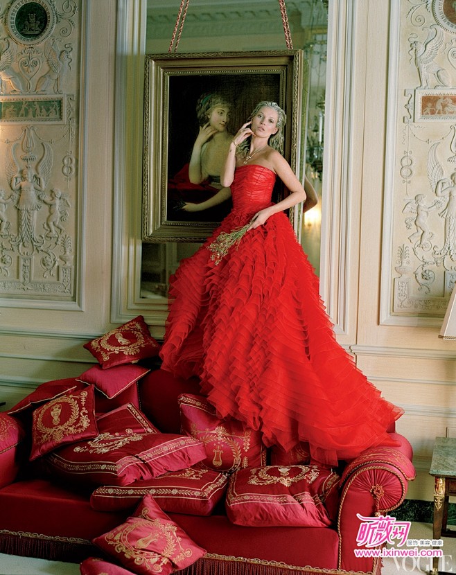 时尚女王Kate Moss古典宫廷奢华大...