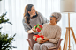 a6631feb5399ce3e9cabc18449200d90_family-celebrating-christmas
