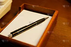 度假酒店房间内提供的电话及书写用具