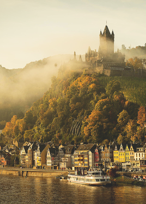 Medieval castle, Koc...