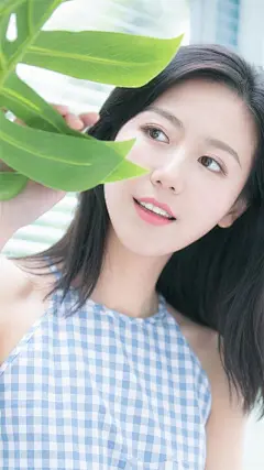 HD高清手机壁纸，美丽的昙花，以惊人的速度奇迹般地怒放