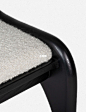 分享一百把好看的中古椅子 11Ashford Chair : ⚫ Ashford Dining Chair   建筑线条、圆边和以工匠为灵感的细木工制品为这款白蜡木餐椅增添了柔和、质朴的魅力。无论是与 Ashford 餐桌搭配还是折叠成收藏品，这款带软垫的餐椅都