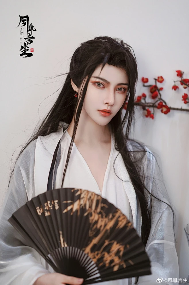 红梅覆雪，兰舟笼香，一笑千金值。 #将进酒##沈兰舟# -花瓣网