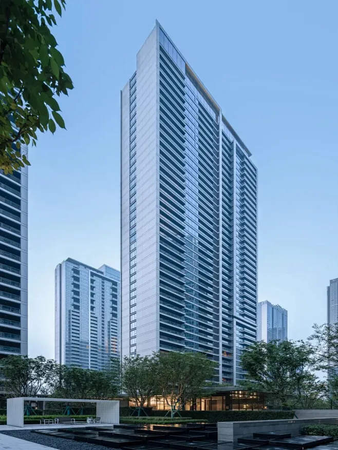 融创“高级灰”住宅实景案例分享 : 图1-4 义乌 融创 江山云起--GOA\x0a图5-8 杭州 融创 侯潮府-GOA\x0a图9-14 ...