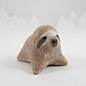 软陶小动物




Danielle Pedersen是一位民间软陶艺术家，其制作的软陶小动物造性简练凝憨态十足，顾客还可以提供图片进行定制
