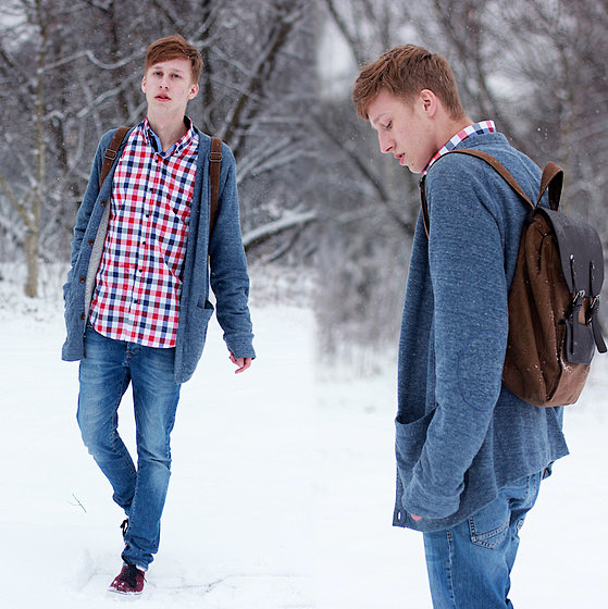 checkered shirt
by A...