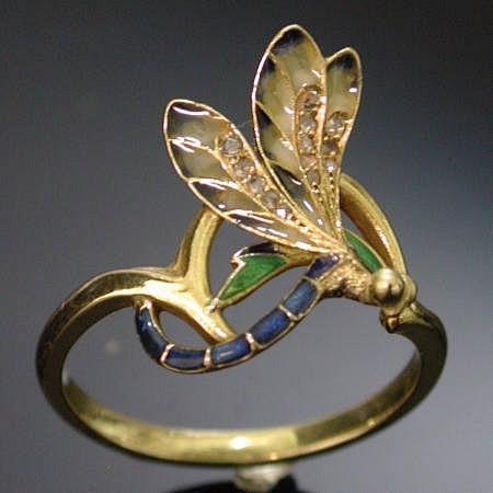 蜻蜓金珐琅艺术风格的戒指