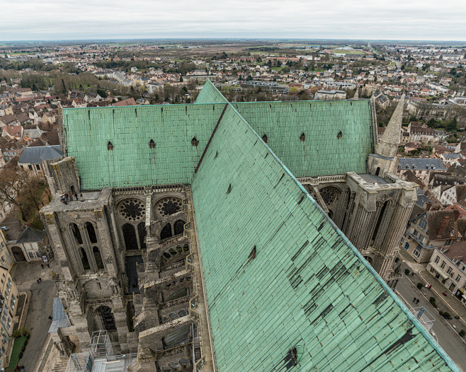 Roof_of_Chartres_Cat...