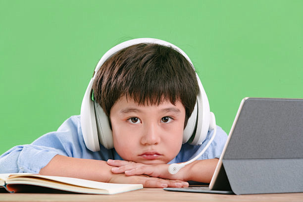 孩子发呆图片素材ID：351161040