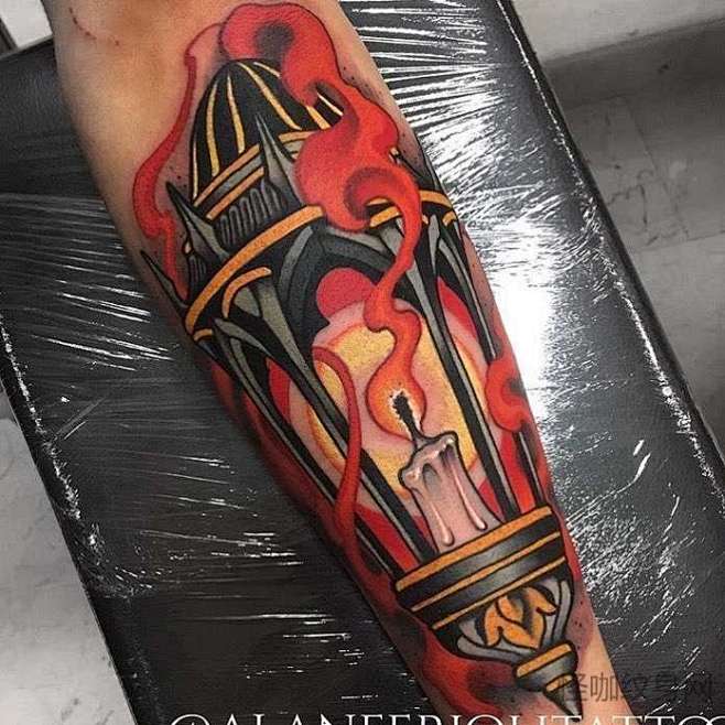 newschool小臂灯笼纹身图案