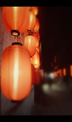 要有多坚强，才敢念念不忘。