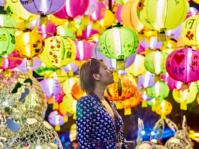 中秋传统节日在香港如何过？火龙，花灯，猜...